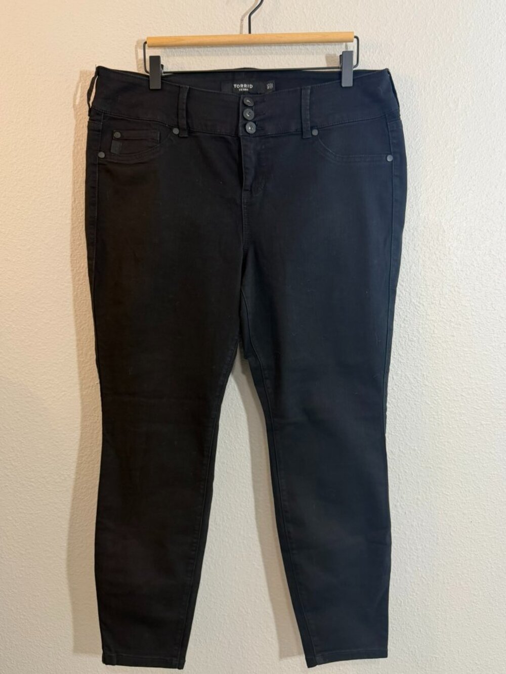 Torrid Denim Womens High Rise Skinny Jeans Black Stretch Size 16S Short